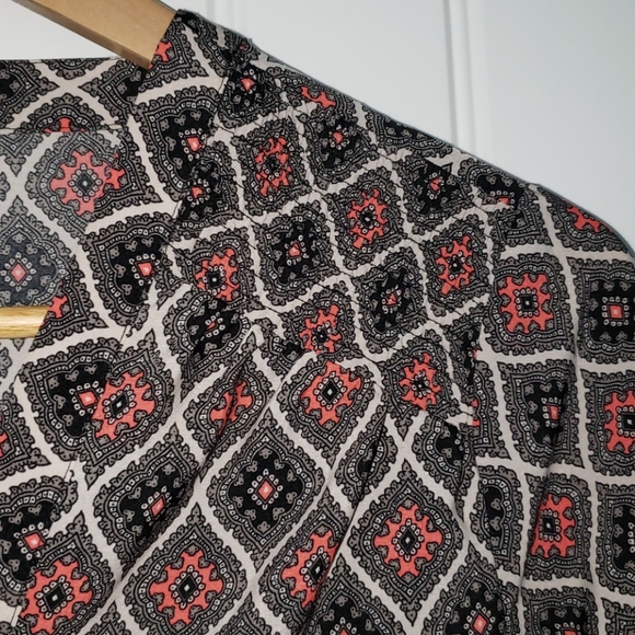 Ann Taylor Women's Blouse - Picture 5 of 6